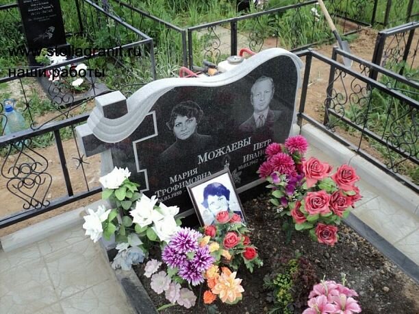 Двойной памятник из гранита